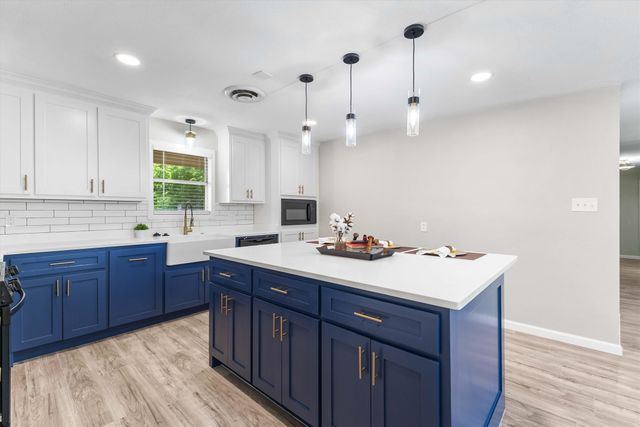 3000 Old Robinson Road, Waco, TX 76706