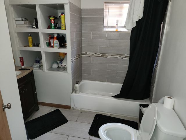7533 S Dorchester Avenue, Chicago, IL 60619