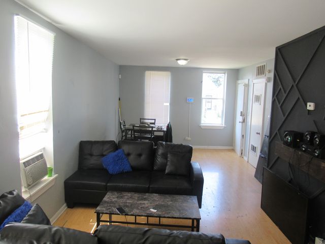 7533 S Dorchester Avenue, Chicago, IL 60619