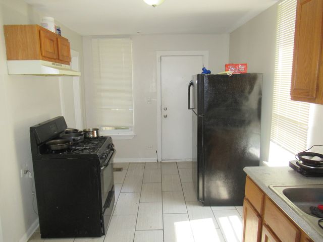 7533 S Dorchester Avenue, Chicago, IL 60619