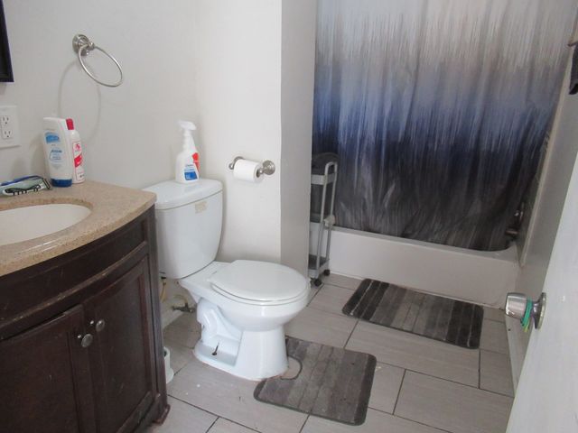 7533 S Dorchester Avenue, Chicago, IL 60619