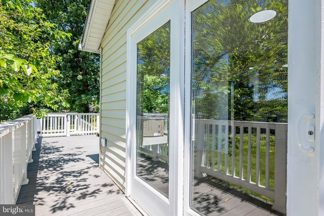 8822 SAUNDERS LN, Lanham, MD 20706