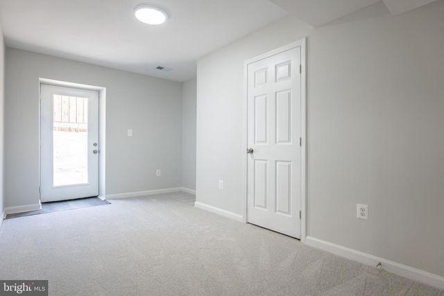 8822 SAUNDERS LN, Lanham, MD 20706