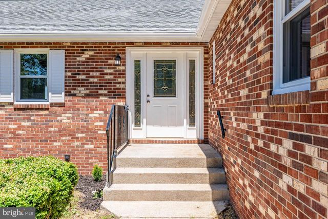 8822 SAUNDERS LN, Lanham, MD 20706