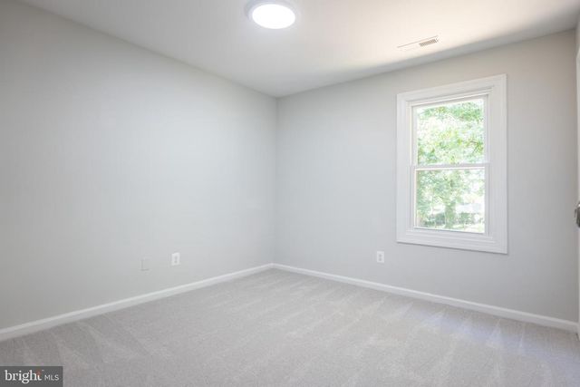 8822 SAUNDERS LN, Lanham, MD 20706