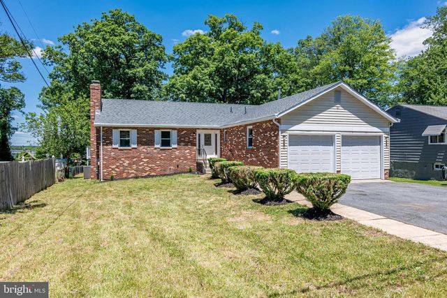 8822 SAUNDERS LN, Lanham, MD 20706