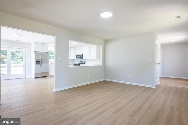 8822 SAUNDERS LN, Lanham, MD 20706