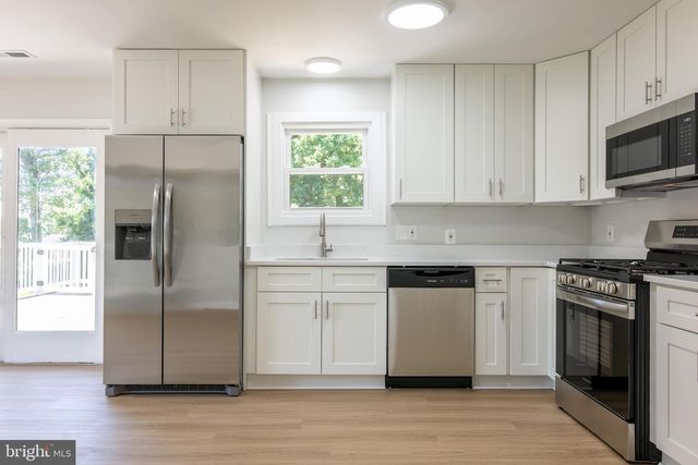8822 SAUNDERS LN, Lanham, MD 20706