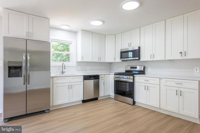 8822 SAUNDERS LN, Lanham, MD 20706