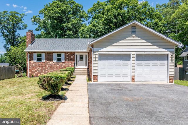 8822 SAUNDERS LN, Lanham, MD 20706