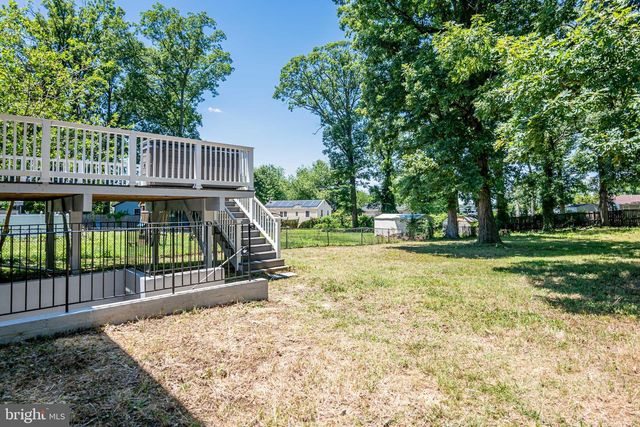 8822 SAUNDERS LN, Lanham, MD 20706