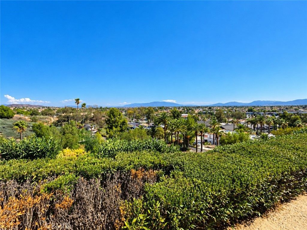 38660 Via Amarilla, Murrieta, CA 92563 — photo 4