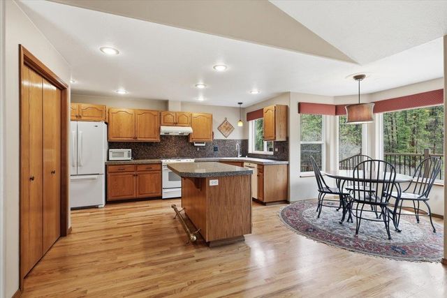 619 E Martingale Ct, Spokane, WA 99224