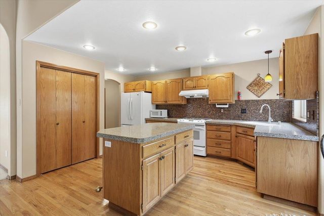 619 E Martingale Ct, Spokane, WA 99224