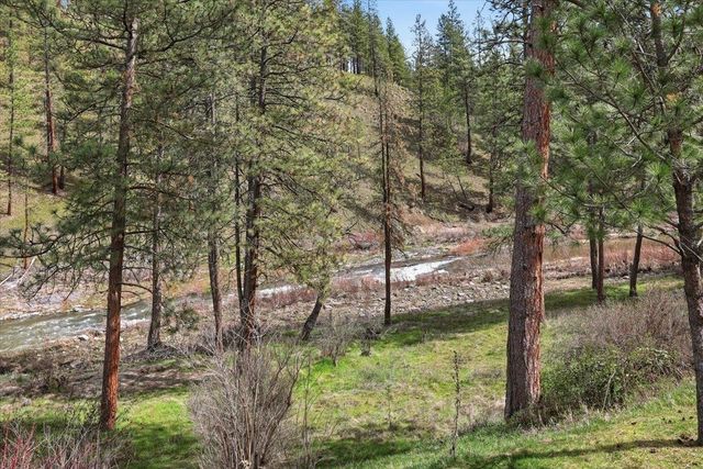 619 E Martingale Ct, Spokane, WA 99224