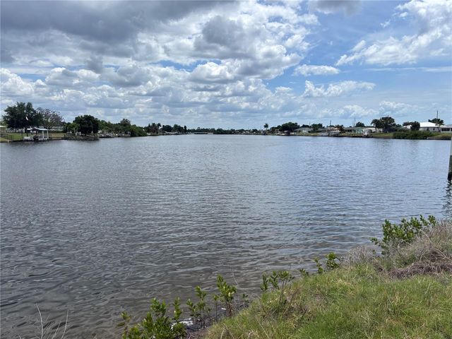 729 CRESTVIEW CIRCLE NW, Port Charlotte, FL 33948