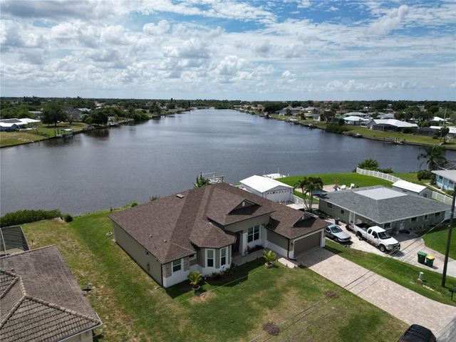 729 CRESTVIEW CIRCLE NW, Port Charlotte, FL 33948