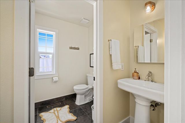 837 Avenue F, Billings, MT 59102