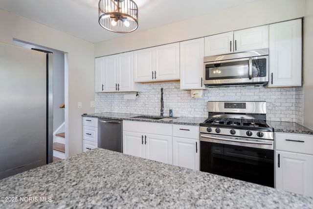 170 Edgewood Drive, Perrysburg, OH 43551