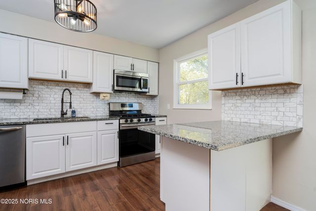 170 Edgewood Drive, Perrysburg, OH 43551