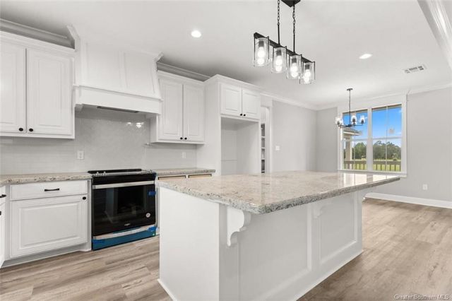 7790 Nine Oaks Drive, Lake Charles, LA 70607