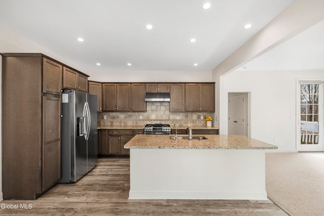 42 Penfield Drive, Colonie, NY 12110