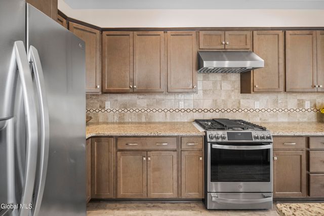 42 Penfield Drive, Colonie, NY 12110