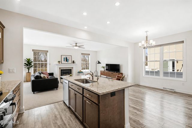 42 Penfield Drive, Colonie, NY 12110