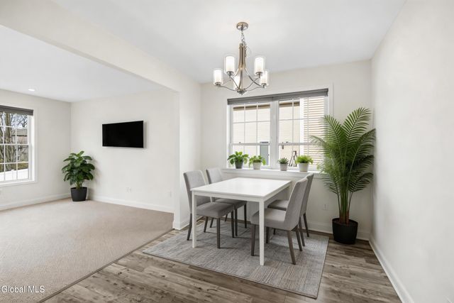 42 Penfield Drive, Colonie, NY 12110