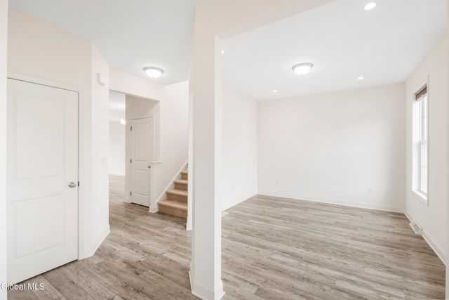 42 Penfield Drive, Colonie, NY 12110