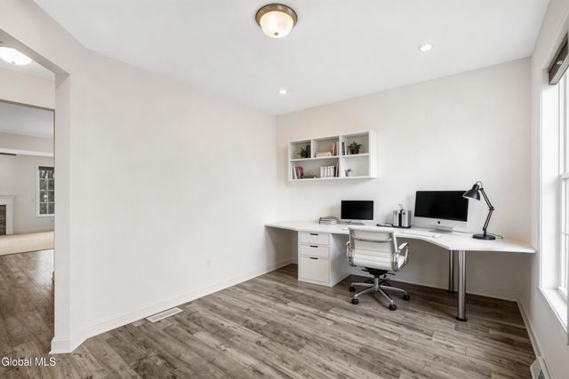 42 Penfield Drive, Colonie, NY 12110