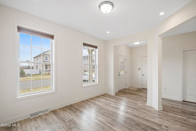 42 Penfield Drive, Colonie, NY 12110