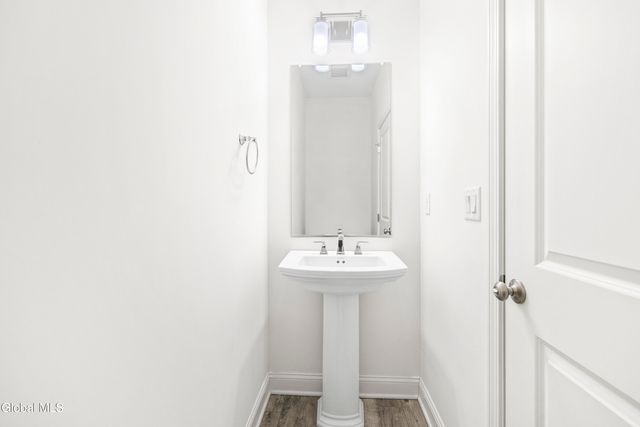 42 Penfield Drive, Colonie, NY 12110