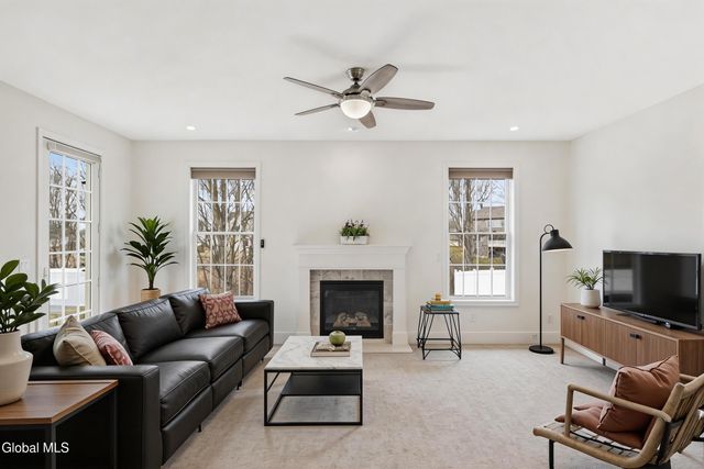 42 Penfield Drive, Colonie, NY 12110