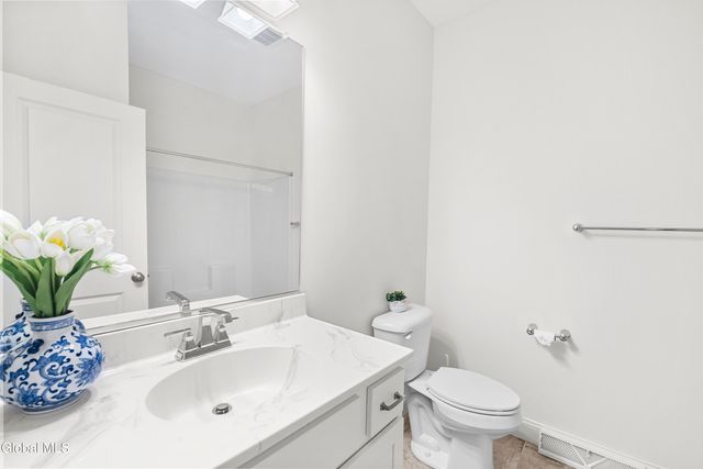 42 Penfield Drive, Colonie, NY 12110