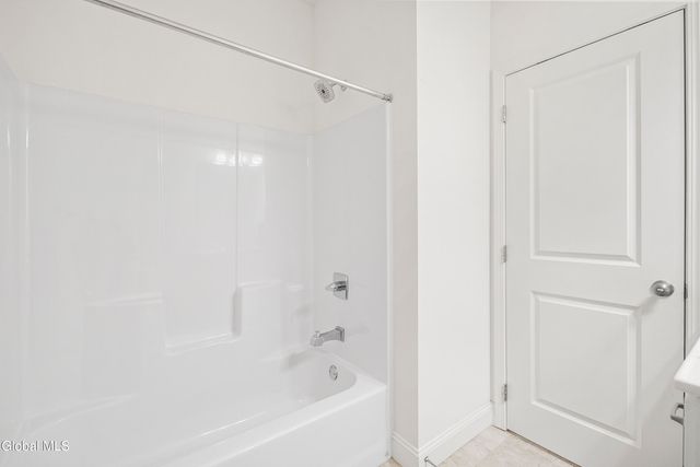 42 Penfield Drive, Colonie, NY 12110