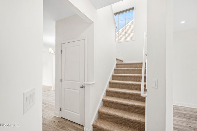 42 Penfield Drive, Colonie, NY 12110