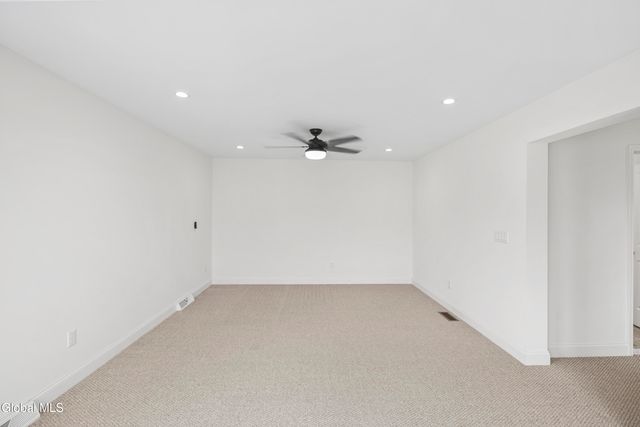 42 Penfield Drive, Colonie, NY 12110