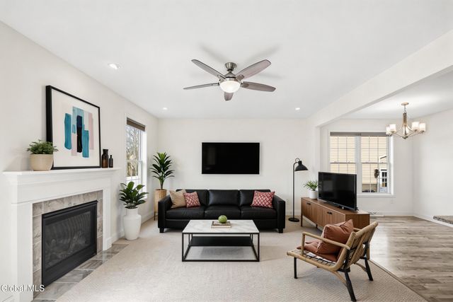 42 Penfield Drive, Colonie, NY 12110