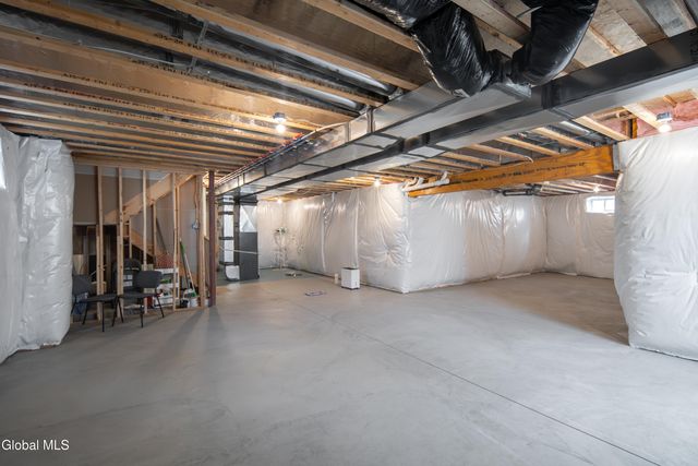 42 Penfield Drive, Colonie, NY 12110