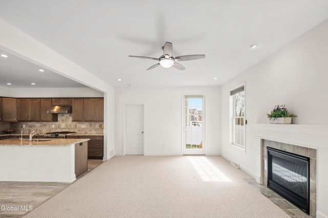 42 Penfield Drive, Colonie, NY 12110