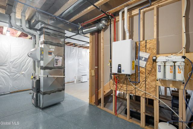 42 Penfield Drive, Colonie, NY 12110