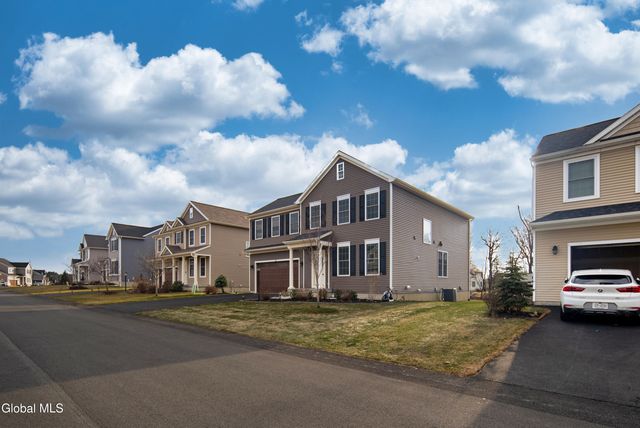 42 Penfield Drive, Colonie, NY 12110