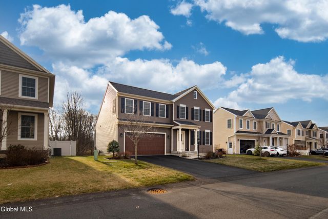 42 Penfield Drive, Colonie, NY 12110