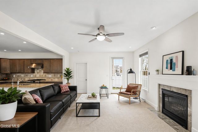 42 Penfield Drive, Colonie, NY 12110