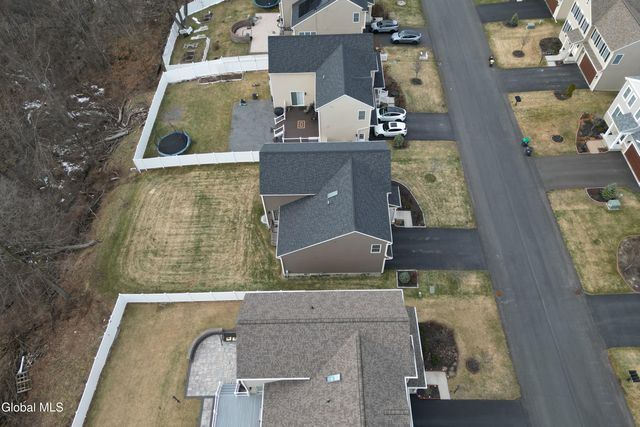 42 Penfield Drive, Colonie, NY 12110