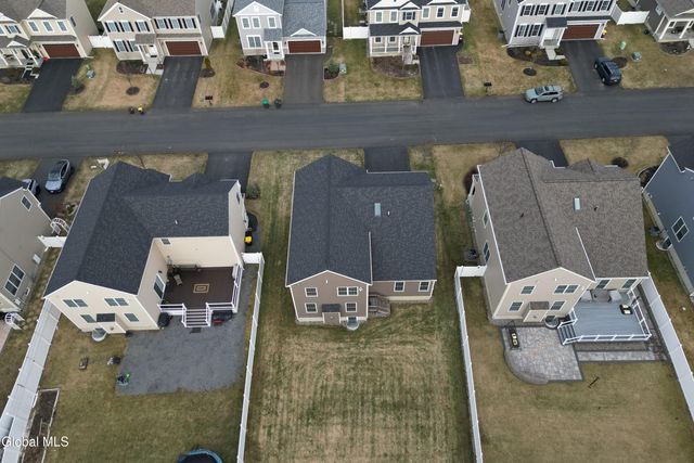 42 Penfield Drive, Colonie, NY 12110