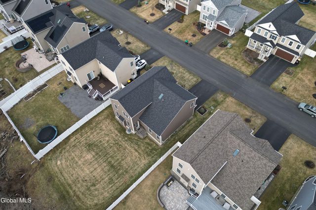 42 Penfield Drive, Colonie, NY 12110