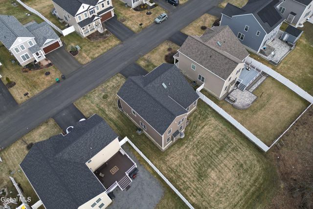 42 Penfield Drive, Colonie, NY 12110