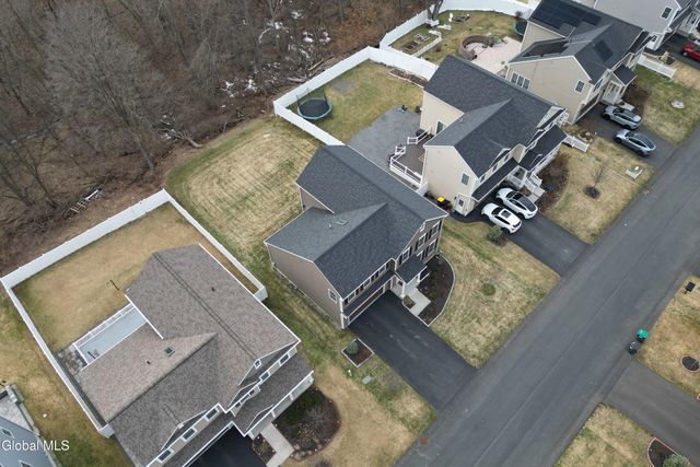 42 Penfield Drive, Colonie, NY 12110